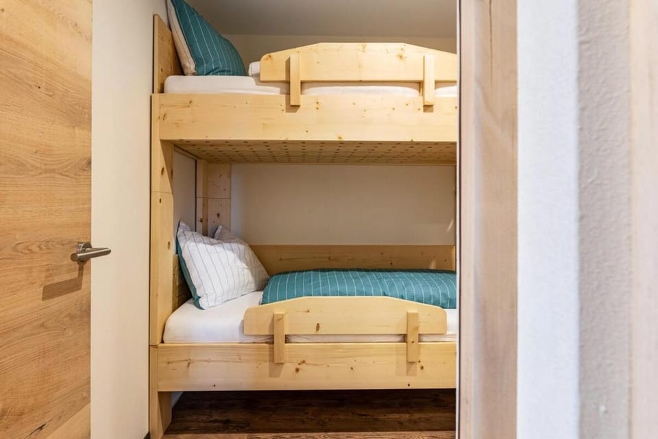 bunk bed