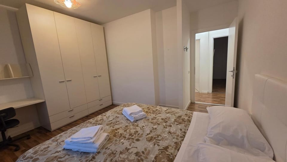 Bed, Photo of the whole room, Bedroom, towels, wardrobe