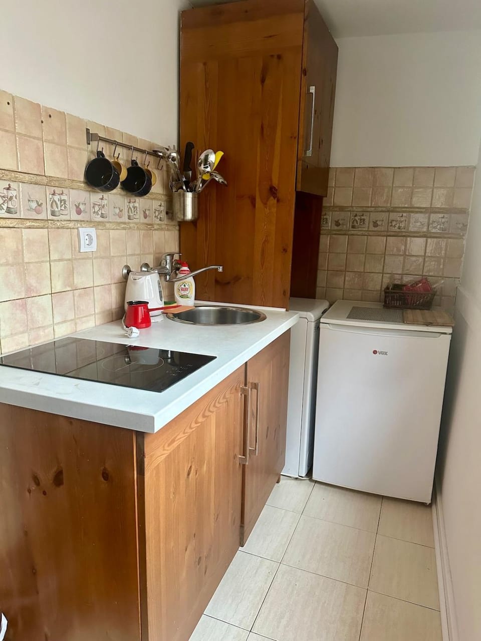 Kitchen or kitchenette, dishwasher