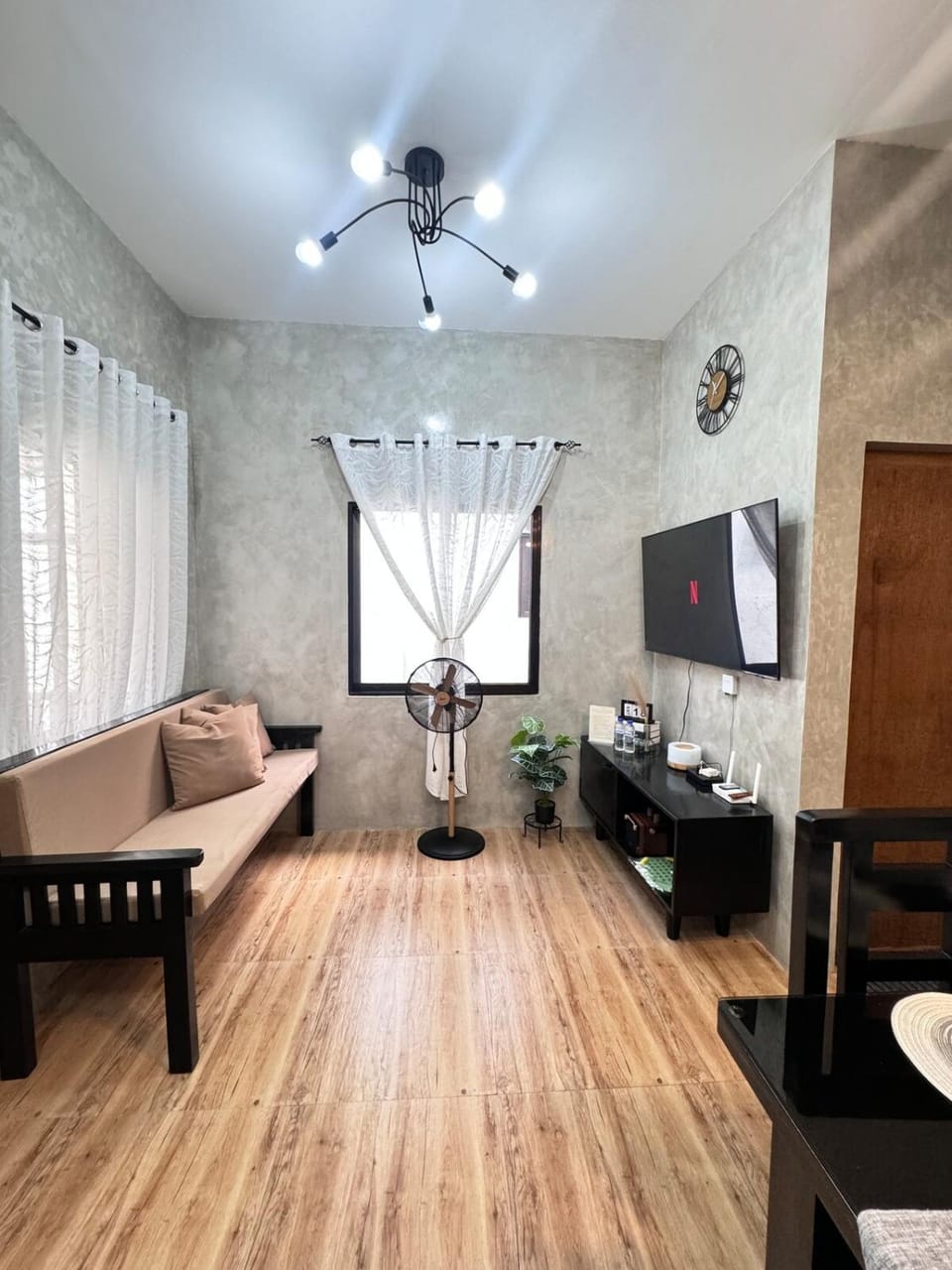 Pio Transient House Apartment in Calabarzon