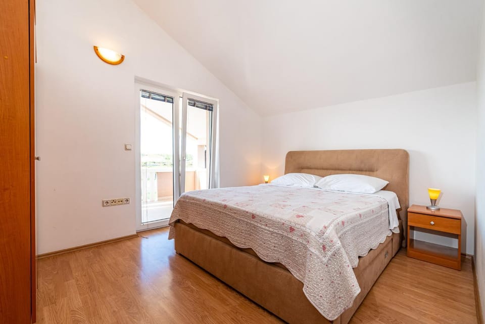 Apartmen 1 with swimming pool Nikola Apartment in Zadar County