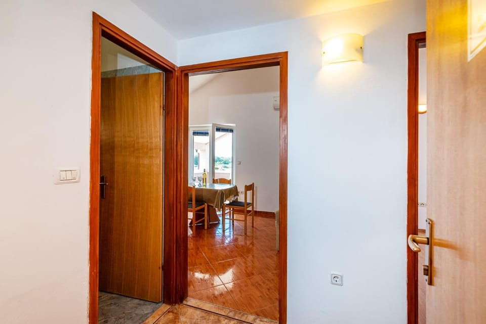 Apartmen 1 with swimming pool Nikola Apartment in Zadar County