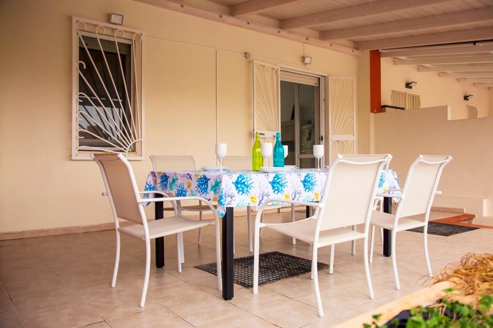 Balcony/Terrace, Dining area, Inner courtyard view