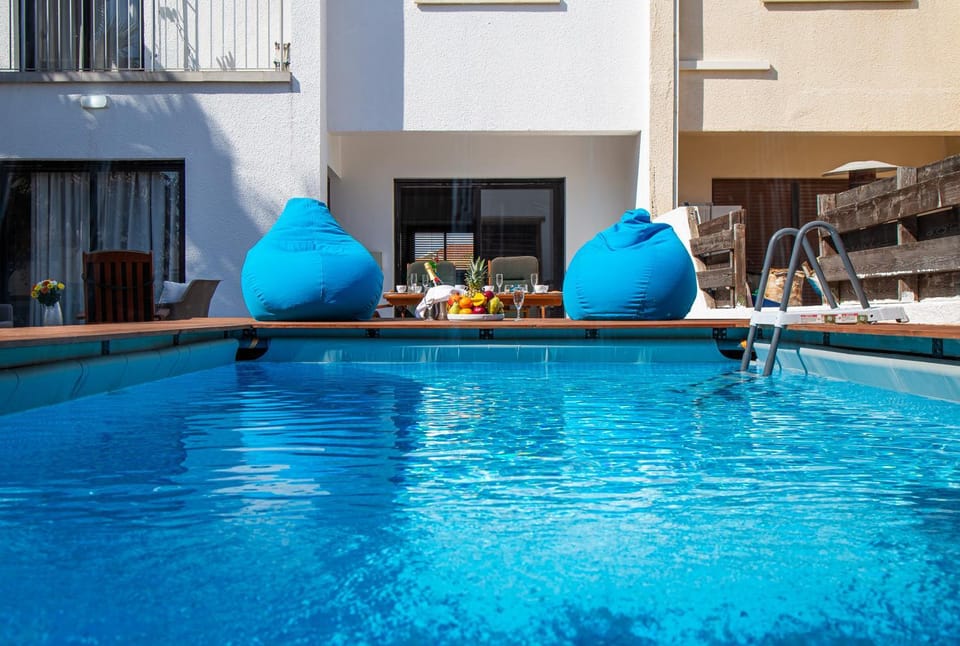 Patio, Pool view, Swimming pool, sunbed