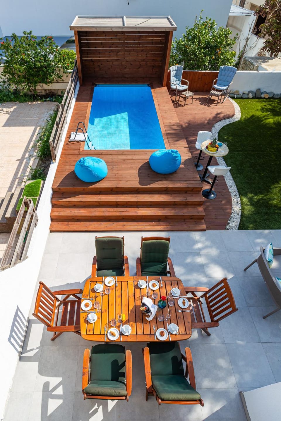 Natural landscape, View (from property/room), Balcony/Terrace, Balcony/Terrace, Pool view, Swimming pool, sunbed