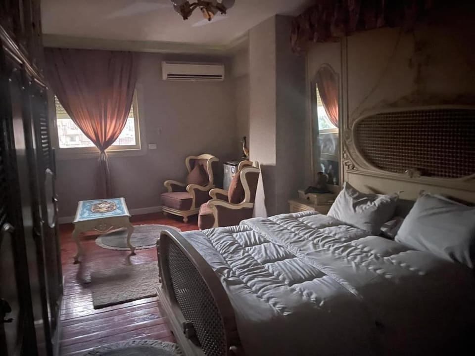 Luxury Family Apartment in Mohandessin , zamalik Cairo, Near Lebanon Sq- down Town Apartment in Egypt