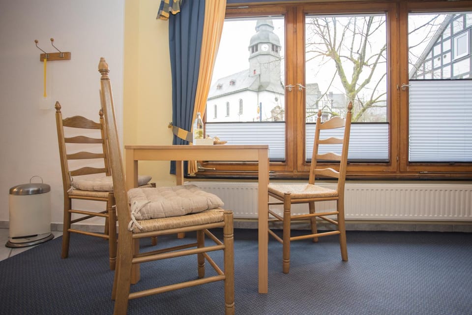 View (from property/room), Seating area, Dining area