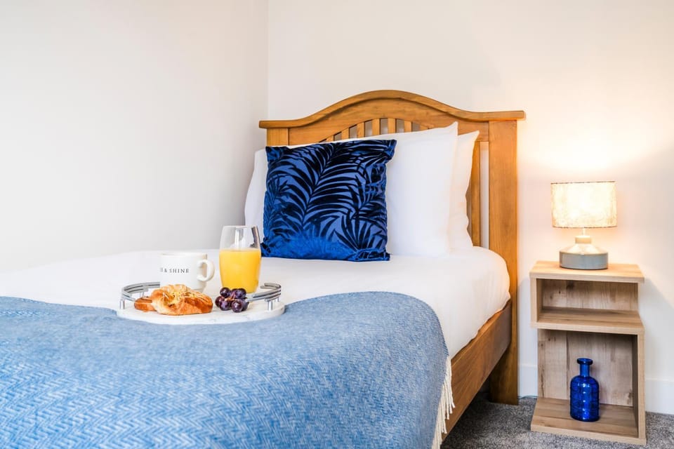 Bedroom, Breakfast, Continental breakfast