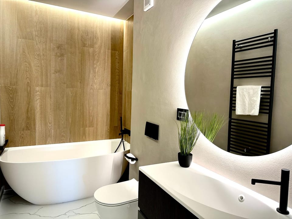 Bathroom, Bath, towels