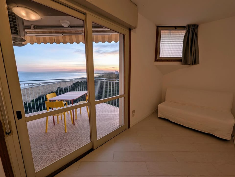 Seating area, Sea view