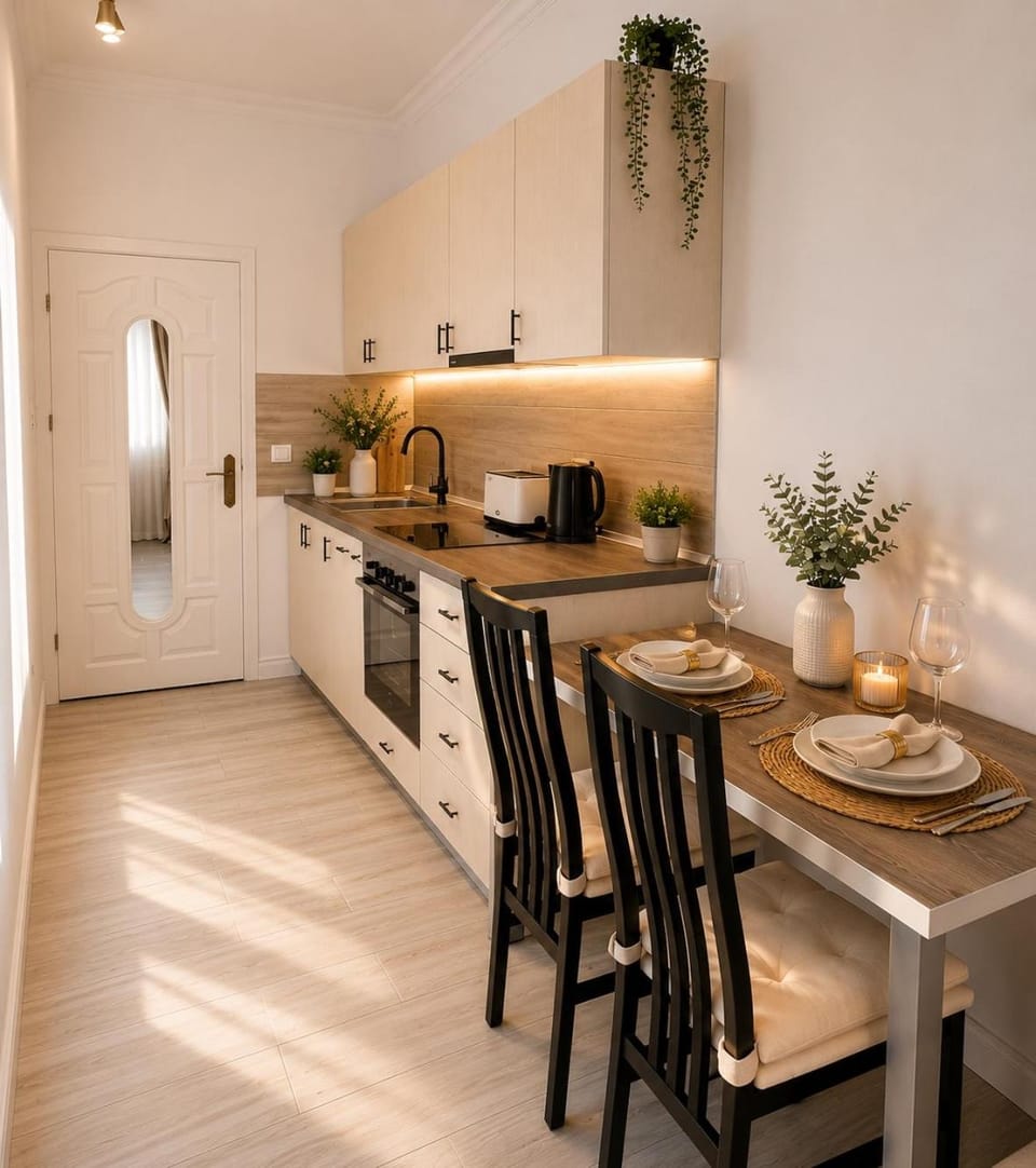 Kitchen or kitchenette, Dining area, minibar, stove