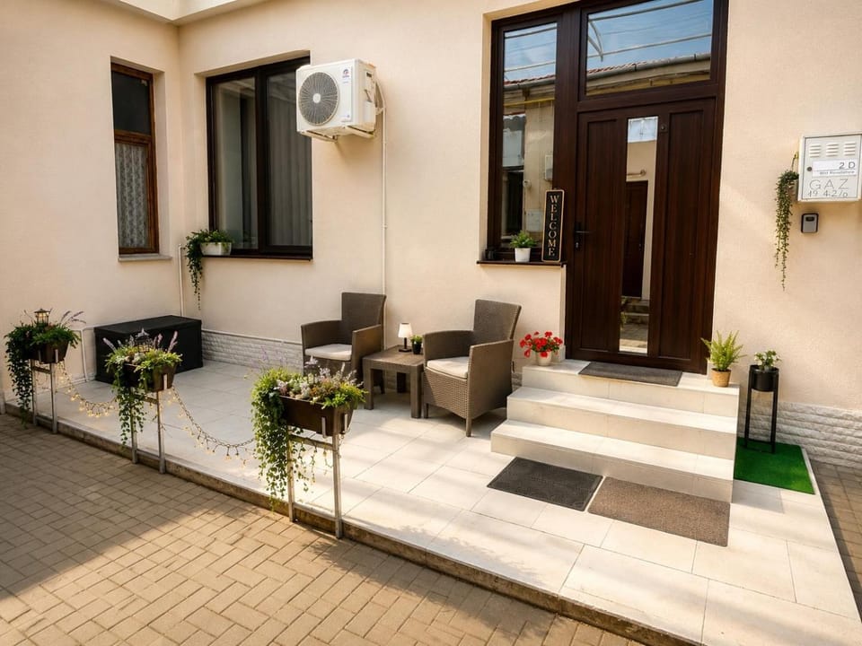 Garden, View (from property/room), Seating area, Garden view