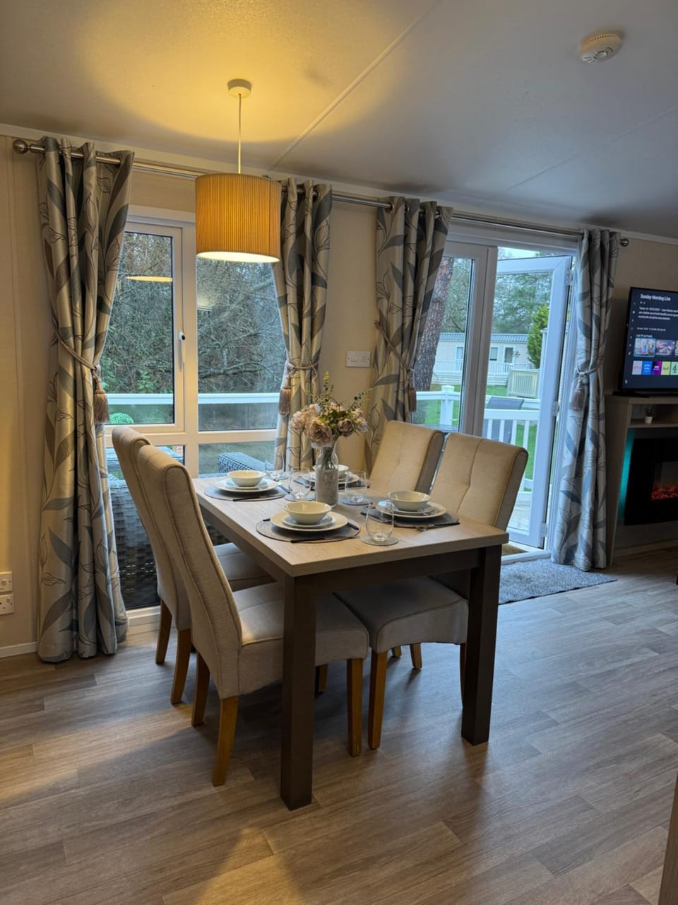 Jasmine Corner - entertainment passes included - message for longer stays Apartment in East Dorset District