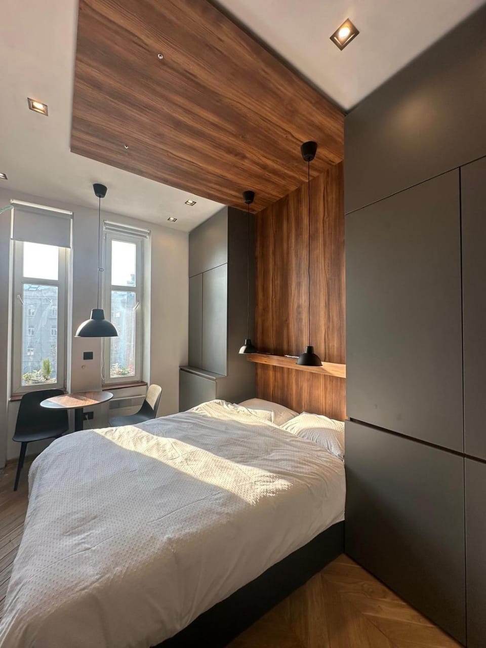 Bed, Photo of the whole room, wardrobe