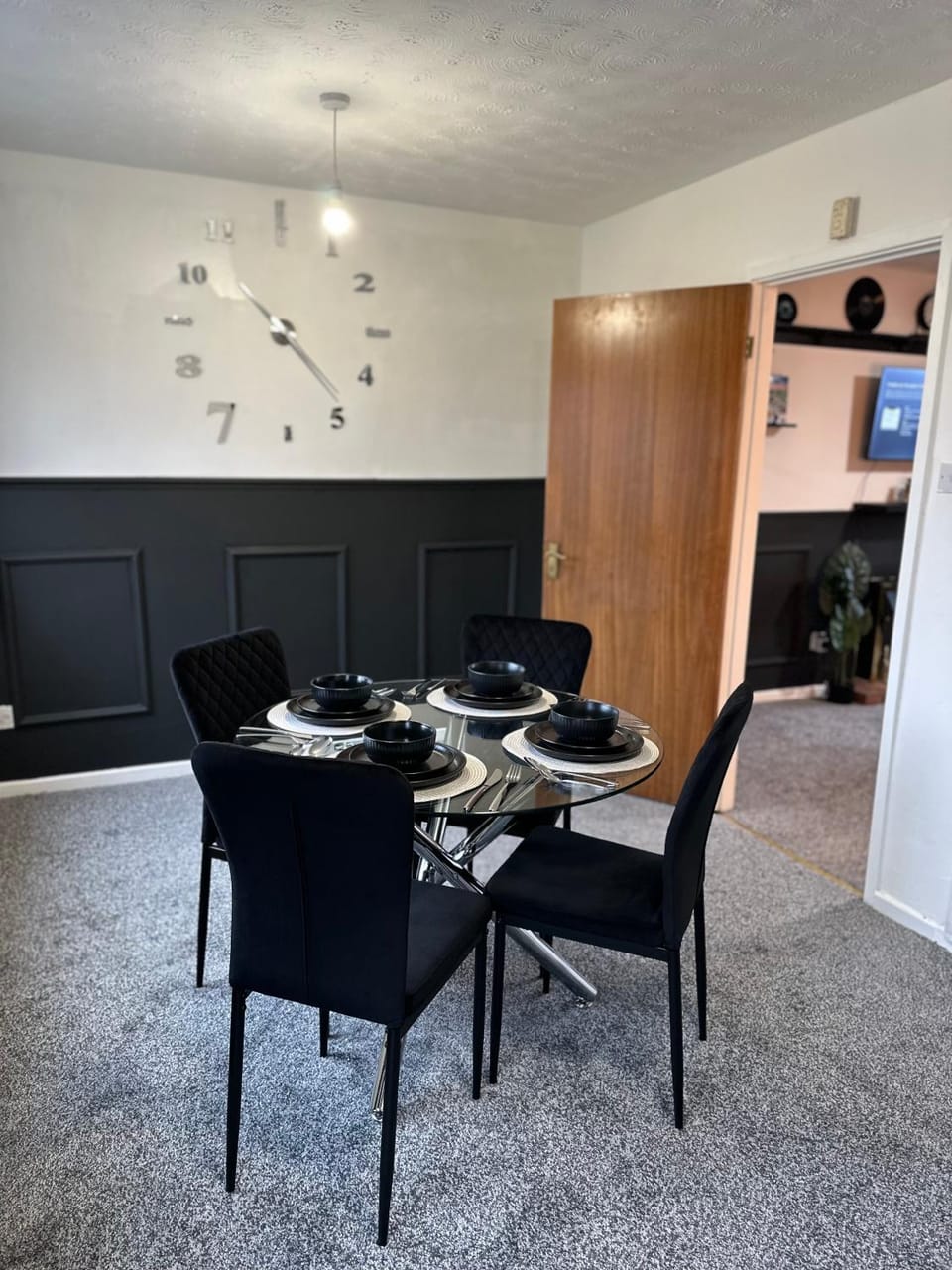 3 BR Home With Football Table in Smethwick, Birmingham House in Birmingham