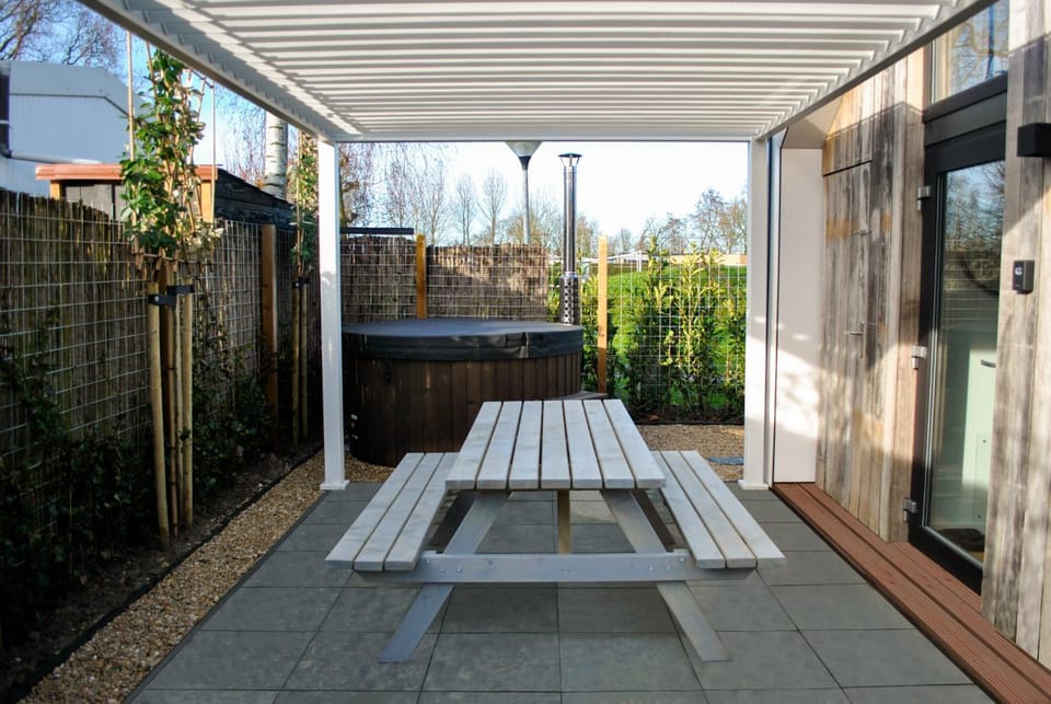 Patio, Day, Balcony/Terrace, Dining area