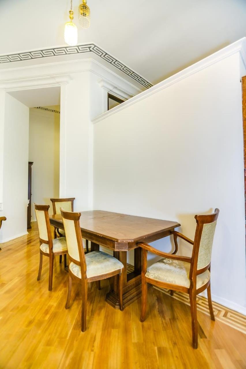 White Apartment In The Nizami Street Apartment in Baku