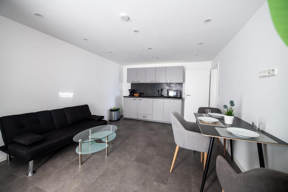Communal lounge/ TV room, Kitchen or kitchenette, Dining area