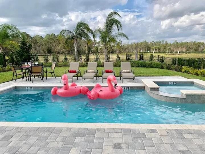 Natural landscape, Garden, Garden view, Pool view, Swimming pool, Swimming pool