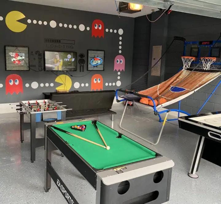 Billiard, Game Room