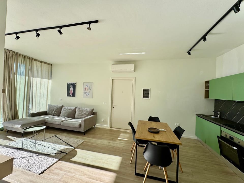 Communal lounge/ TV room, Bed, TV and multimedia, Living room, Seating area, Dining area, air conditioner