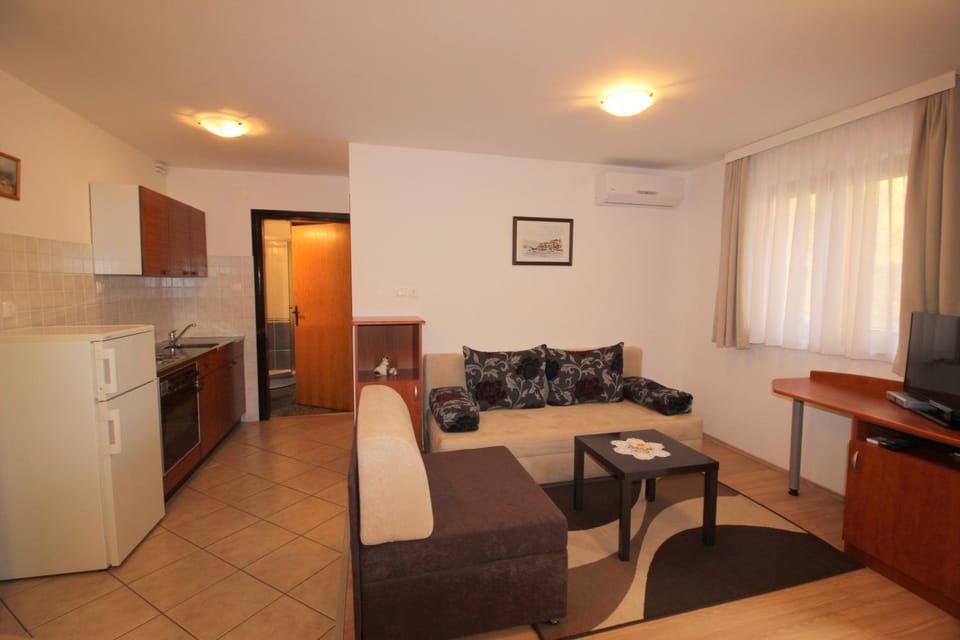 ZELJKO Nr1 from the beach 800 m Apartment in Novigrad