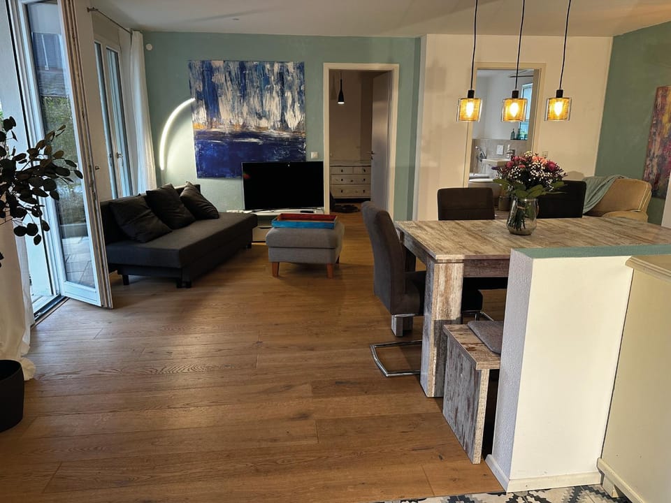 Living room, Dining area