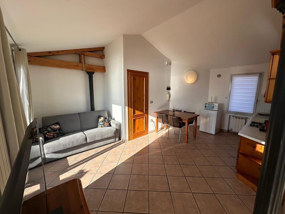 TV and multimedia, Kitchen or kitchenette, Dining area