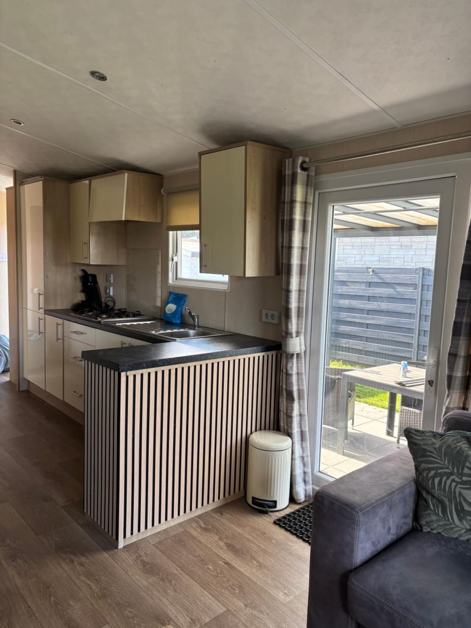Kitchen or kitchenette, Living room, Seating area, Dining area, minibar, pet friendly, stove