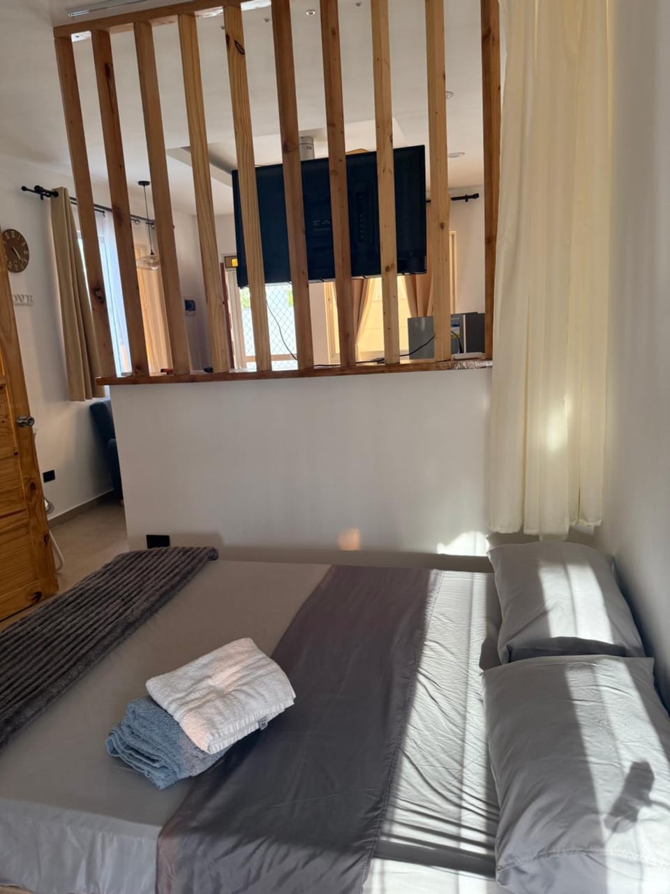 Bed, Photo of the whole room, Bedroom, towels