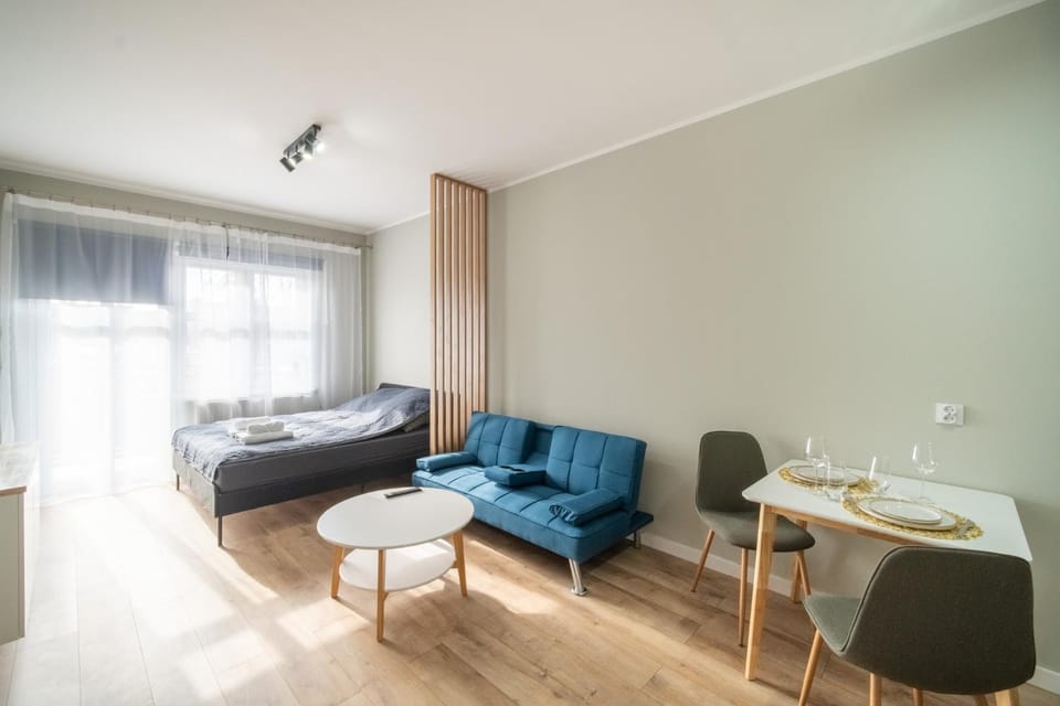 Bed, Living room, Photo of the whole room, Dining area, Bedroom
