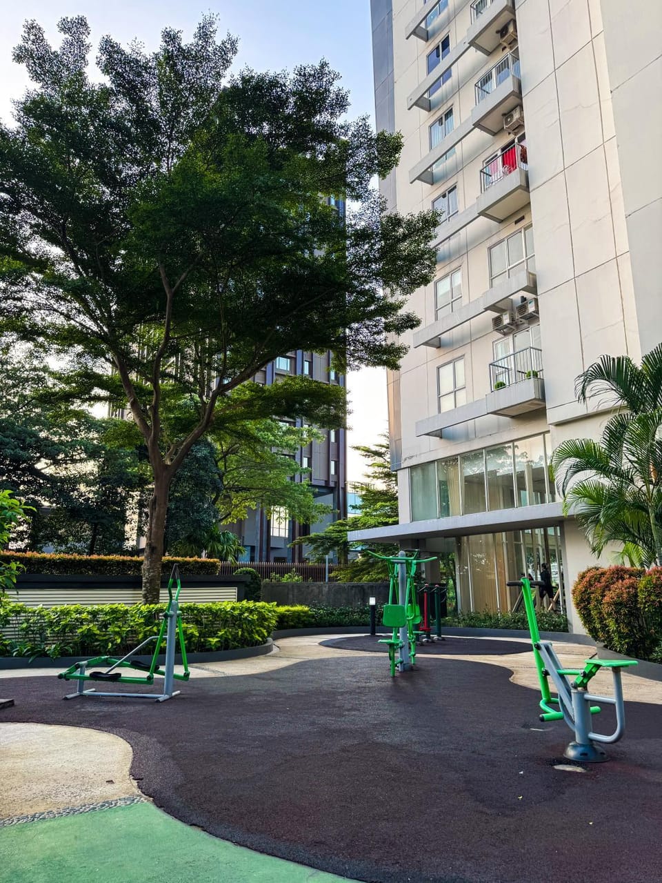 Apt Casa De Parco 1BR With WiFi, Pool & Netflix by Damaresa Apartment in West Java