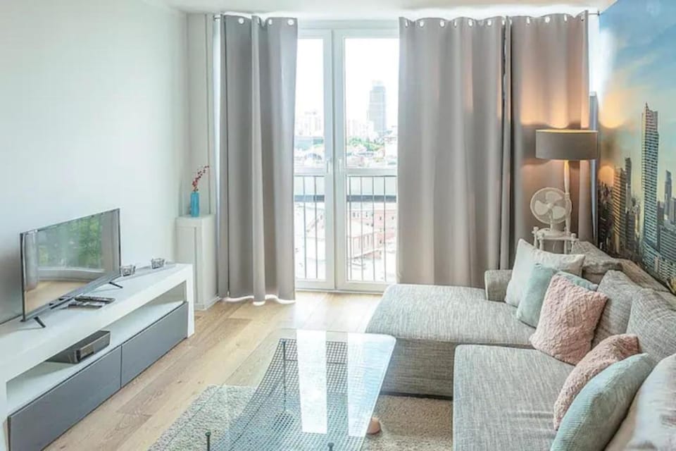 TV and multimedia, Seating area