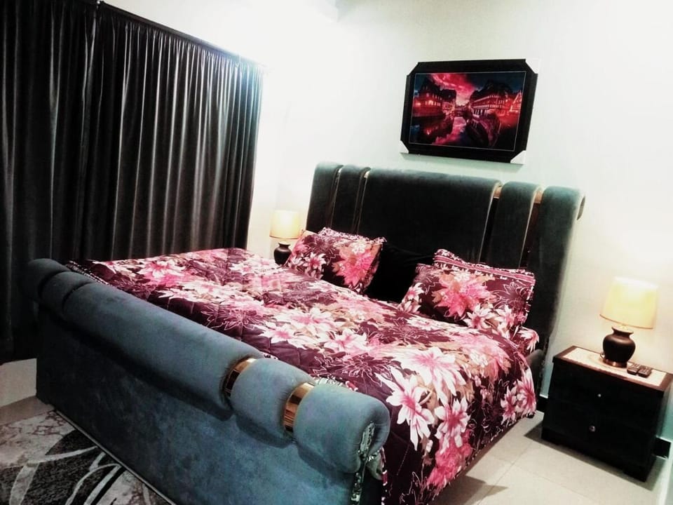 One Bed Luxury Condo Eiffel tower phase 7 Apartment in Islamabad