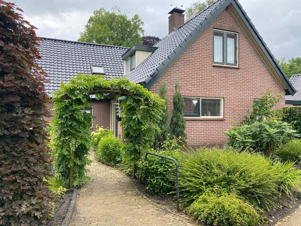 Property building, Day, Garden, Garden view