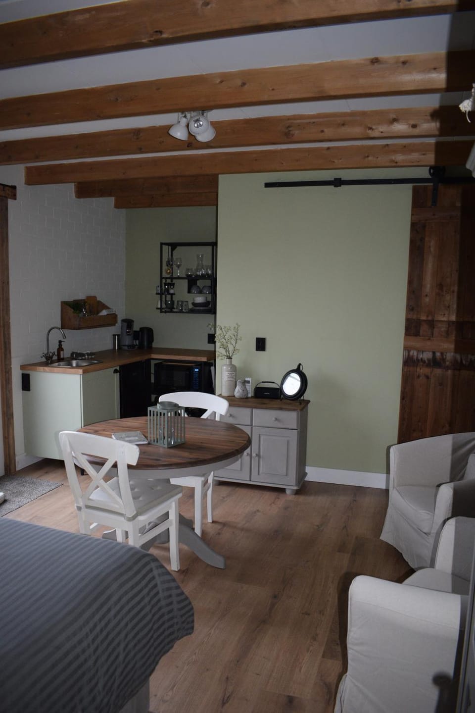 Kitchen or kitchenette, Seating area, Dining area