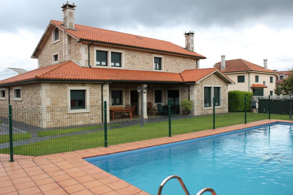 Property building, Garden, On site, Swimming pool, Swimming pool