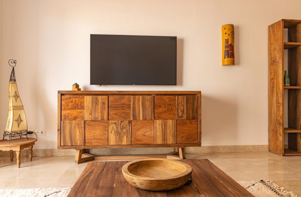 TV and multimedia, Living room, Evening entertainment