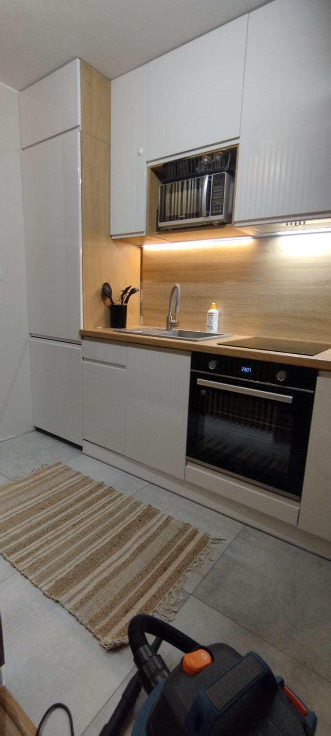 Kitchen or kitchenette, oven, stove