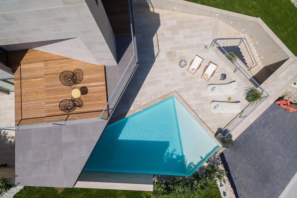 Property building, Swimming pool