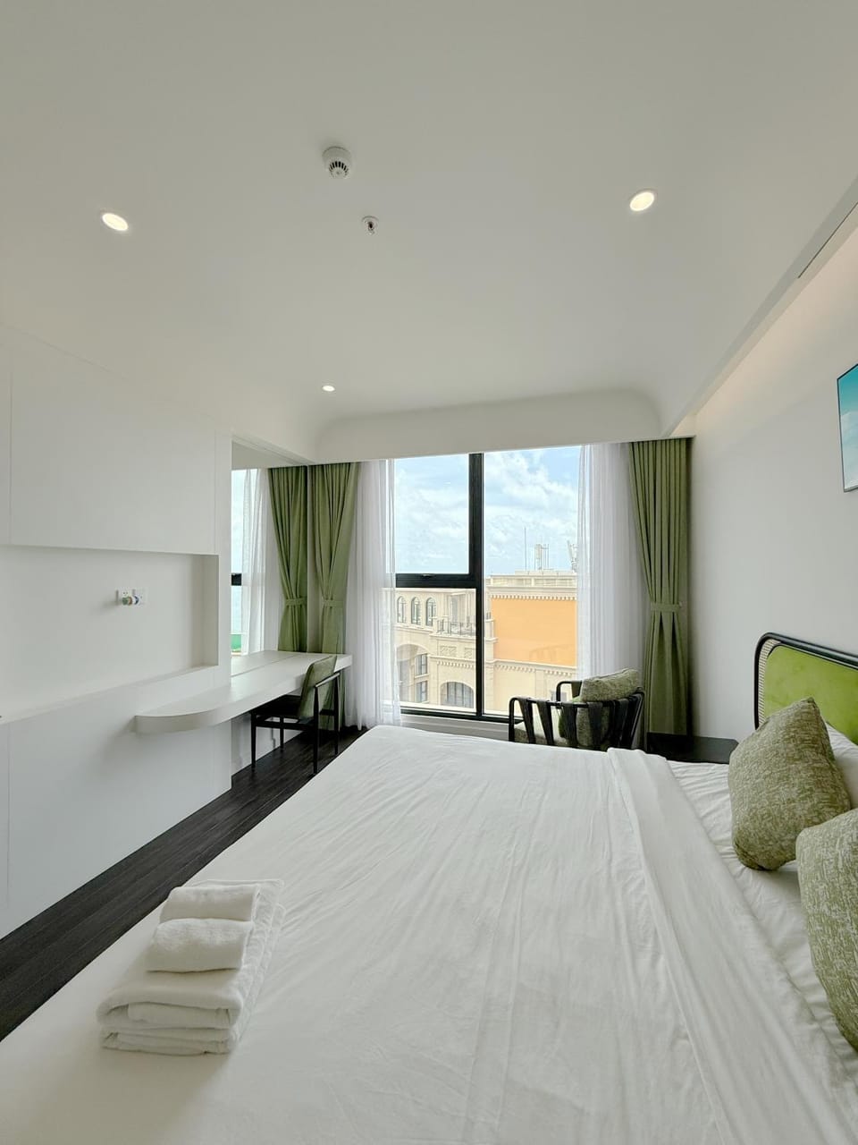 Bed, Photo of the whole room
