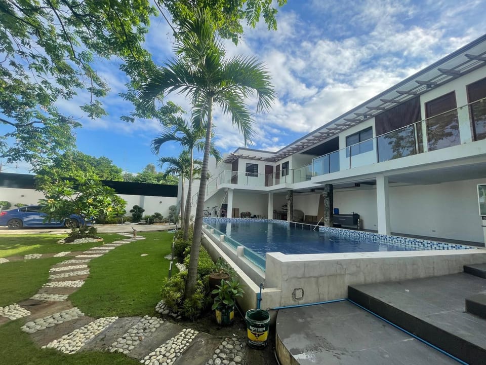 Caloocan Private Resort Villa in Quezon City