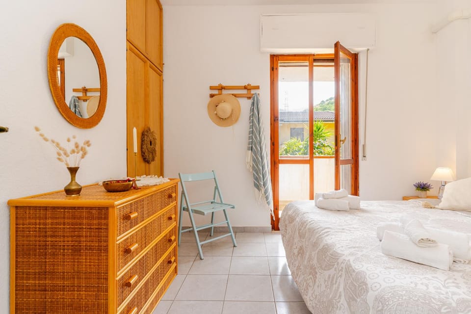 Bed, Summer, Garden, View (from property/room), Photo of the whole room, Bedroom, Garden view, Landmark view, Mountain view, River view, Seasons, furniture, towels, wardrobe, air conditioner