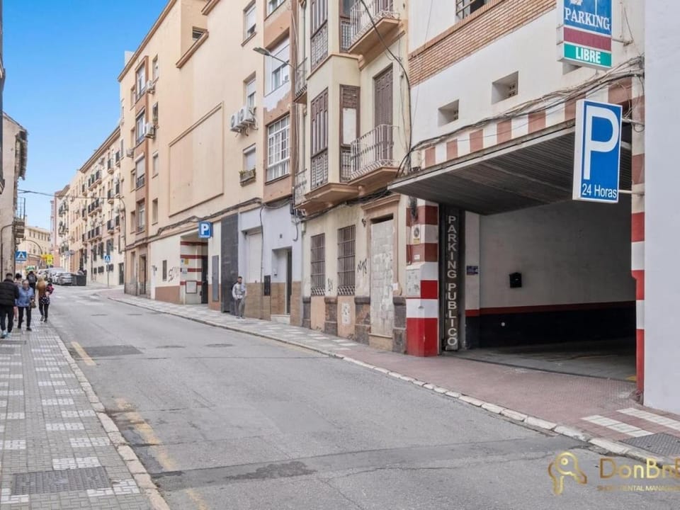 Málaga flat with balcony Apartment in Malaga