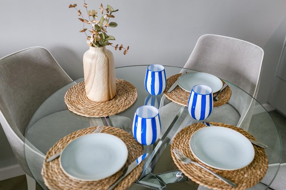 Food and drinks, Dining area, Food