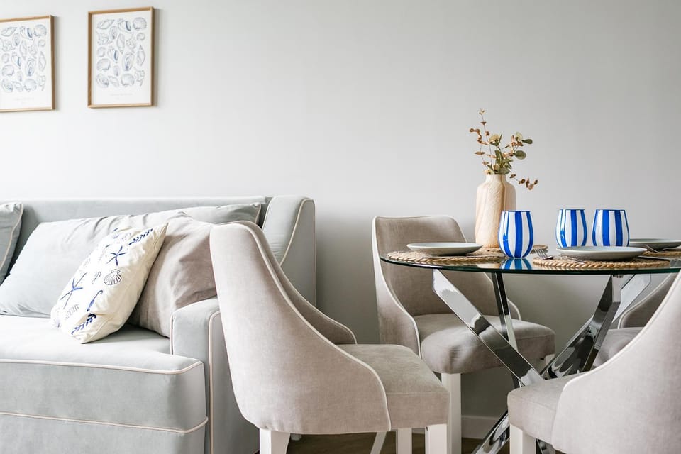 Living room, Dining area