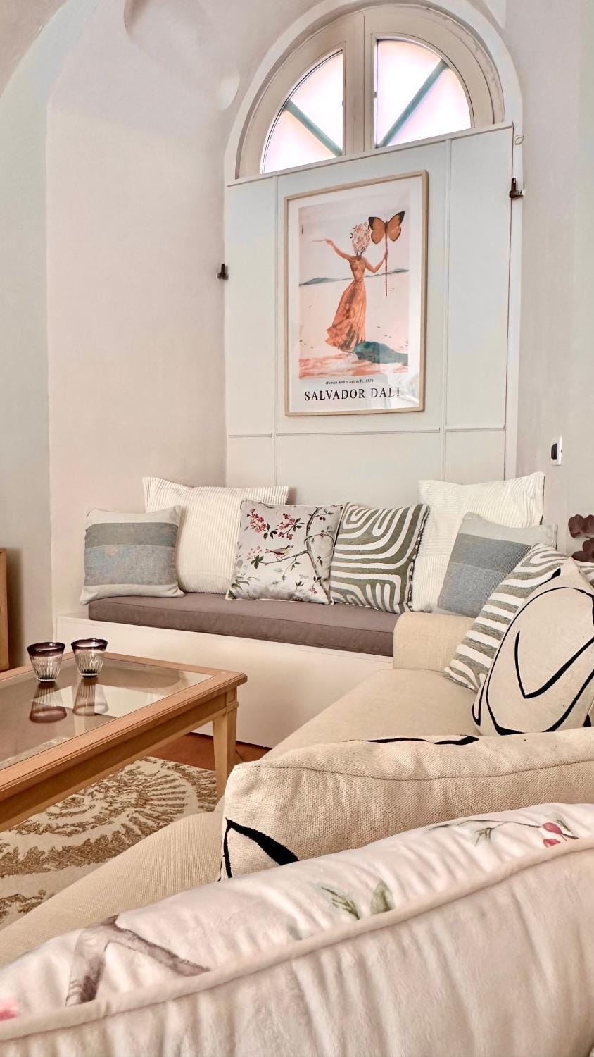 Bed, Living room, Seating area