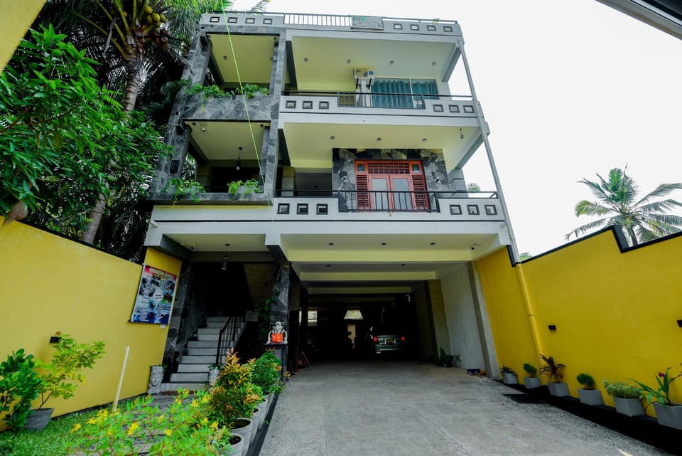 Property building, Day, View (from property/room), Balcony/Terrace