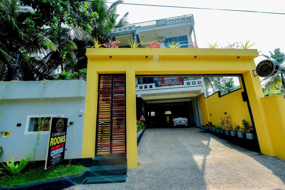 Property building, Facade/entrance, Day