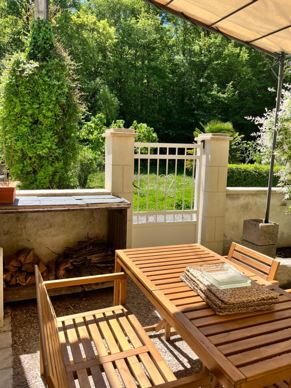 Spring, Day, Balcony/Terrace, Dining area